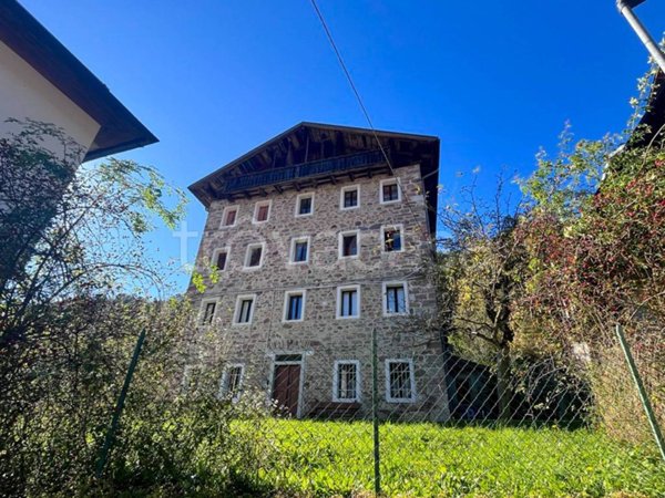 casa indipendente in vendita a Val di Zoldo in zona Bragarezza