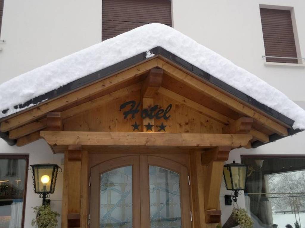 negozio in vendita a Val di Zoldo in zona Forno di Zoldo