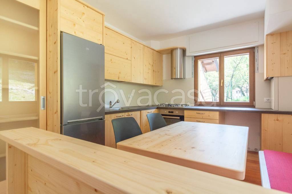 appartamento in vendita a Val di Zoldo in zona Dont