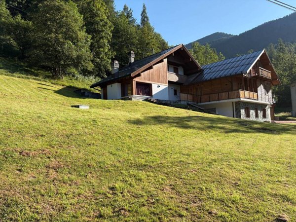 casa indipendente in vendita a Val di Zoldo in zona Iral