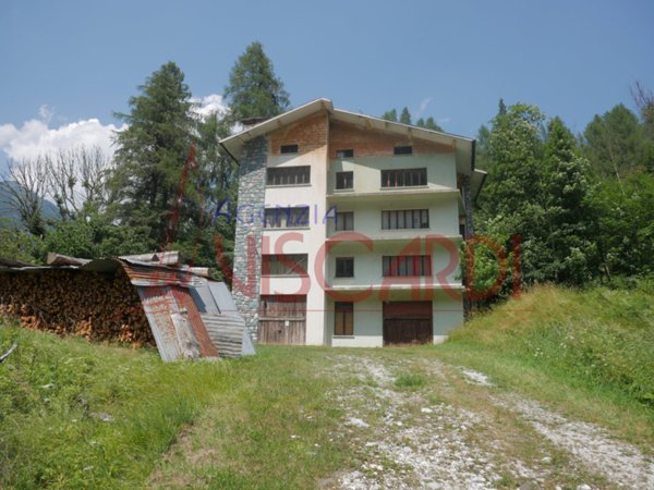 intera palazzina in vendita a Val di Zoldo in zona Forno di Zoldo