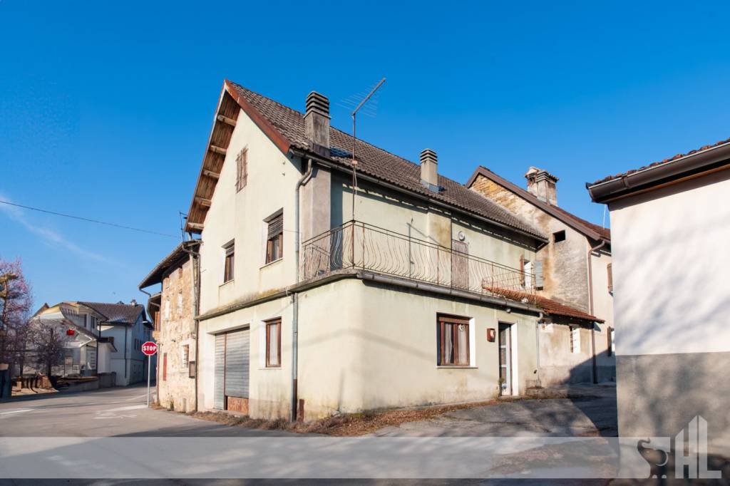casa indipendente in vendita a Borgo Valbelluna in zona Zottier.