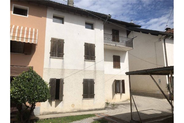 casa indipendente in vendita a Borgo Valbelluna in zona Col