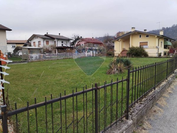 terreno edificabile in vendita a Borgo Valbelluna in zona Lentiai