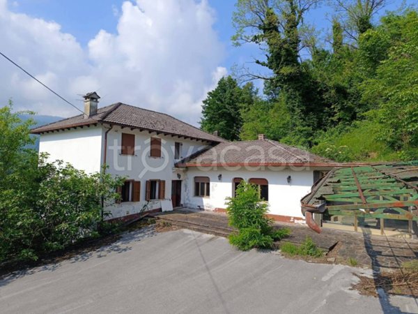 casa indipendente in vendita a Borgo Valbelluna in zona Corte