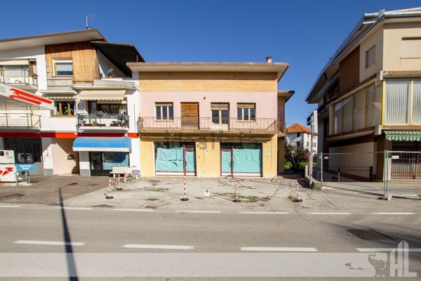 pentavano in vendita a Borgo Valbelluna in zona Trichiana