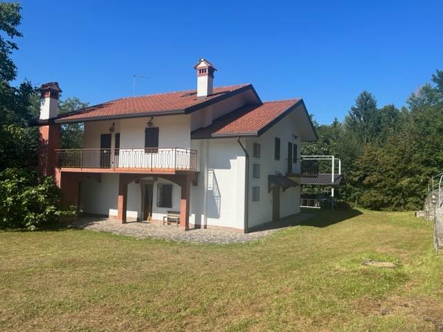 casa indipendente in vendita a Borgo Valbelluna in zona Samprogno