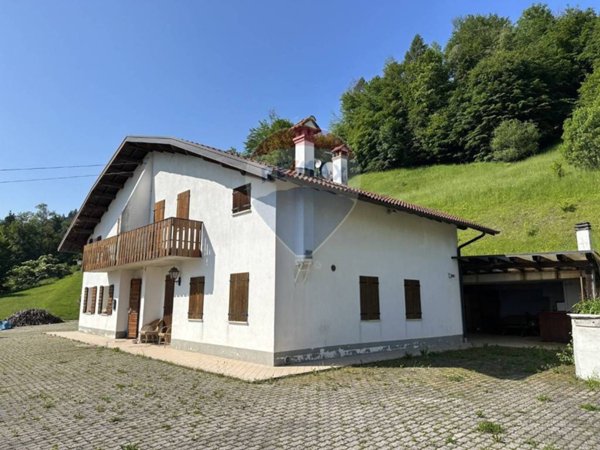 casa indipendente in vendita a Borgo Valbelluna in zona Signa