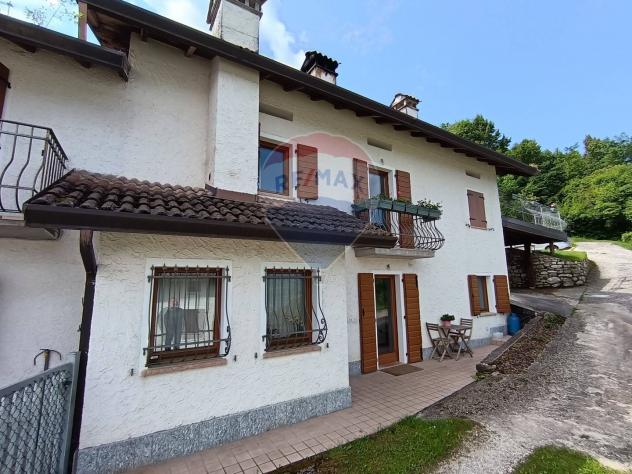 casa indipendente in vendita a Borgo Valbelluna in zona Colderù