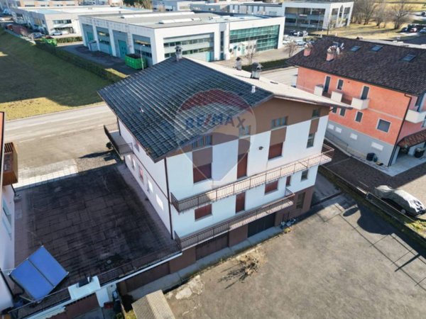 casa indipendente in vendita a Borgo Valbelluna in zona Mel