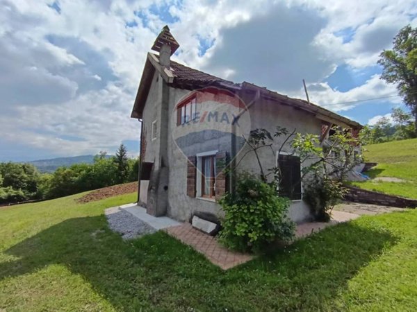 casa indipendente in vendita a Borgo Valbelluna in zona Villa di Villa