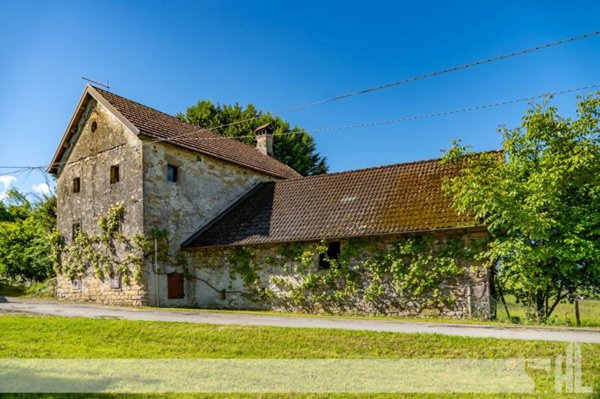 casale in vendita a Borgo Valbelluna in zona Tremea
