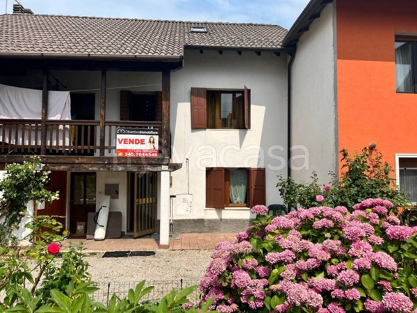 casa indipendente in vendita a Borgo Valbelluna in zona Pialdier