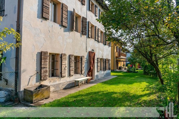 casa indipendente in vendita a Borgo Valbelluna in zona Lentiai