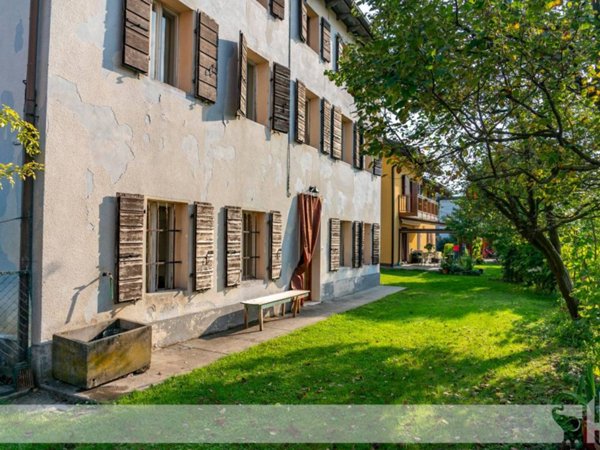 casa indipendente in vendita a Borgo Valbelluna in zona Ronchena