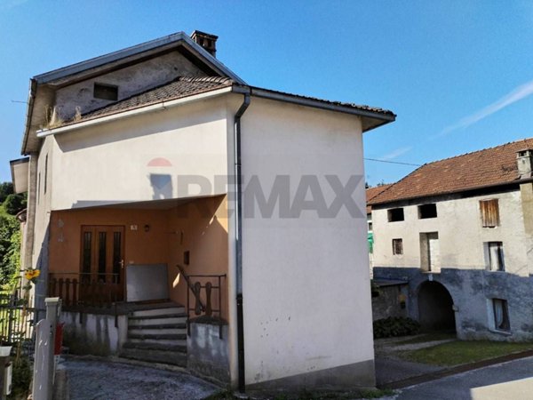 casa indipendente in vendita a Borgo Valbelluna in zona Conzago