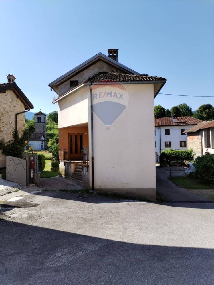 casa indipendente in vendita a Borgo Valbelluna in zona Conzago