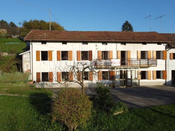 casa indipendente in vendita a Borgo Valbelluna in zona Trichiana