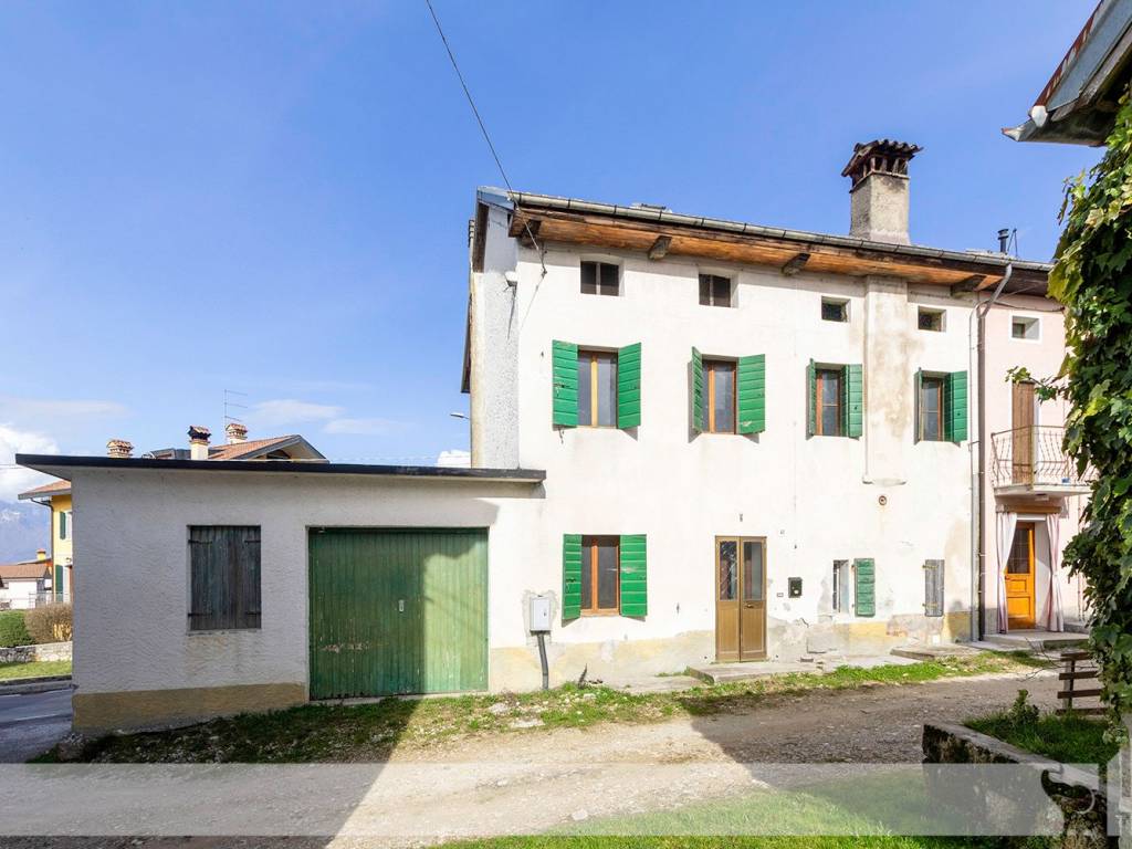 casa indipendente in vendita a Borgo Valbelluna in zona Conzago