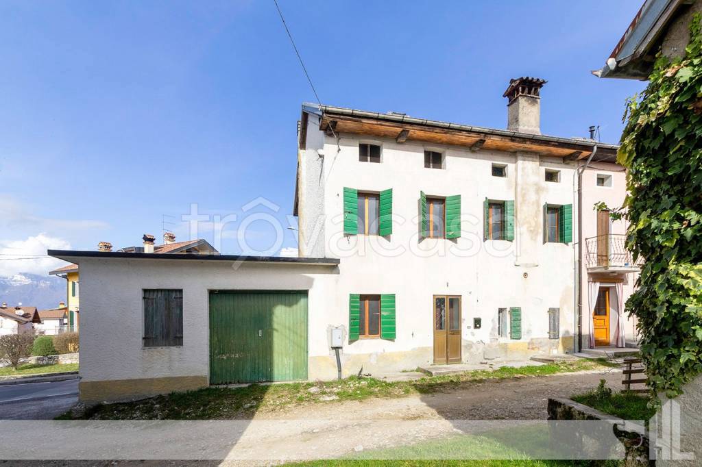casa indipendente in vendita a Borgo Valbelluna in zona Mel