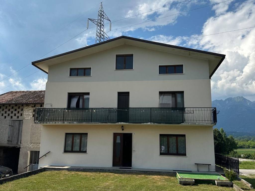casa indipendente in vendita a Borgo Valbelluna in zona Villapiana