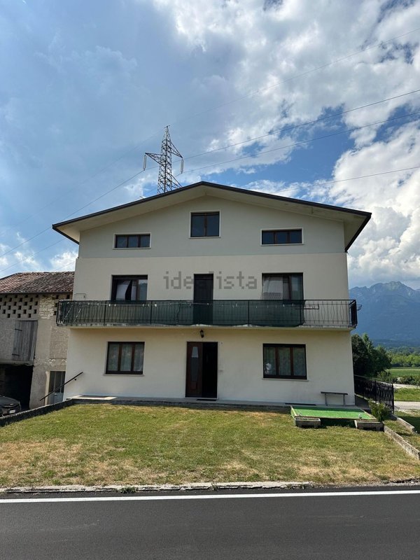 casa indipendente in vendita a Borgo Valbelluna in zona Lentiai