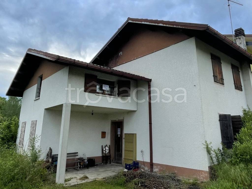casa indipendente in vendita a Borgo Valbelluna in zona Cavassico Inferiore