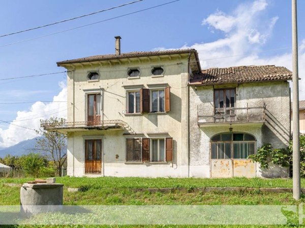 casa indipendente in vendita a Borgo Valbelluna in zona Lentiai