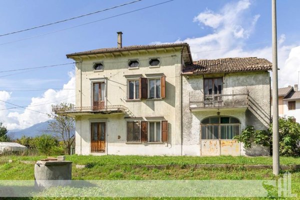 casa indipendente in vendita a Borgo Valbelluna in zona Lentiai