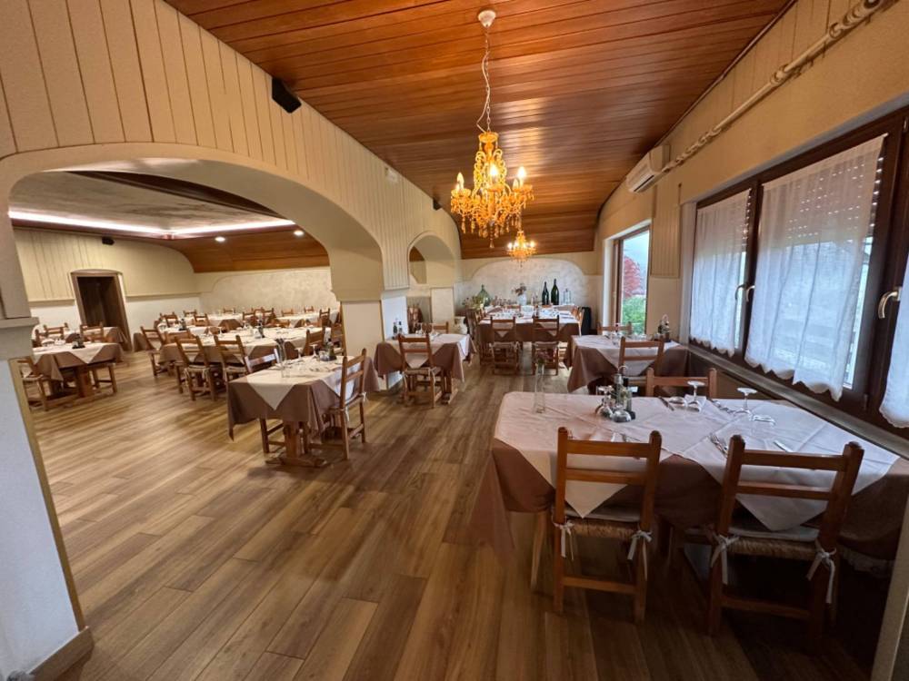 negozio in vendita a Borgo Valbelluna in zona Mel