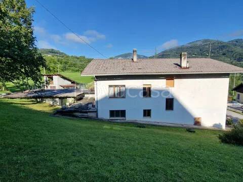casa indipendente in vendita a Borgo Valbelluna in zona Trichiana
