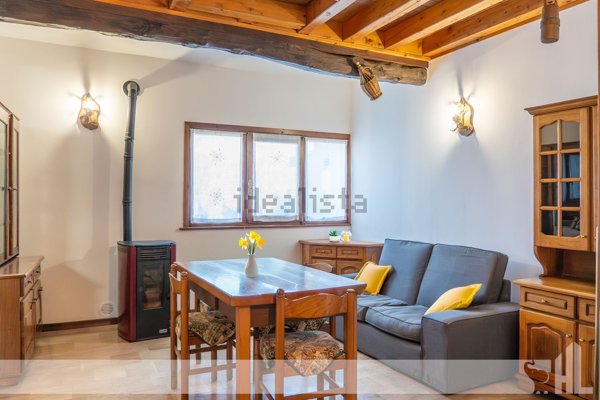 casa indipendente in vendita a Borgo Valbelluna in zona Stabie