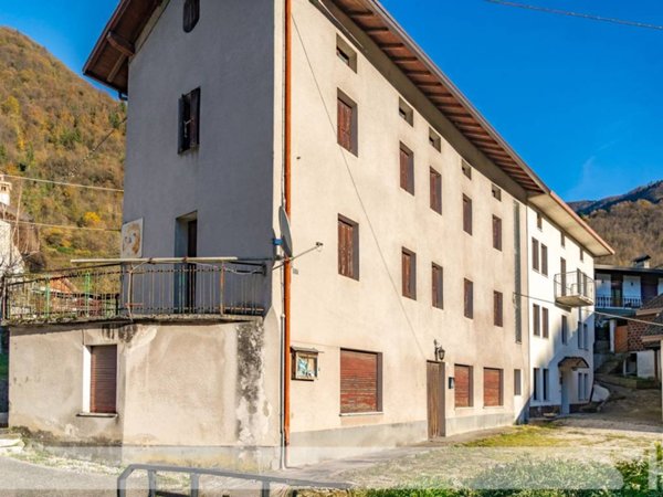 casa indipendente in vendita a Borgo Valbelluna in zona Lentiai