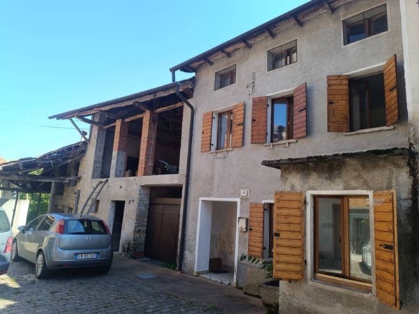 casa indipendente in vendita a Borgo Valbelluna in zona Pellegai