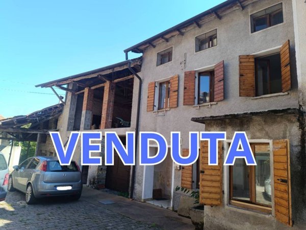 casa indipendente in vendita a Borgo Valbelluna in zona Pellegai
