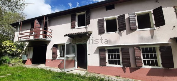 casa indipendente in vendita a Borgo Valbelluna in zona Colderù