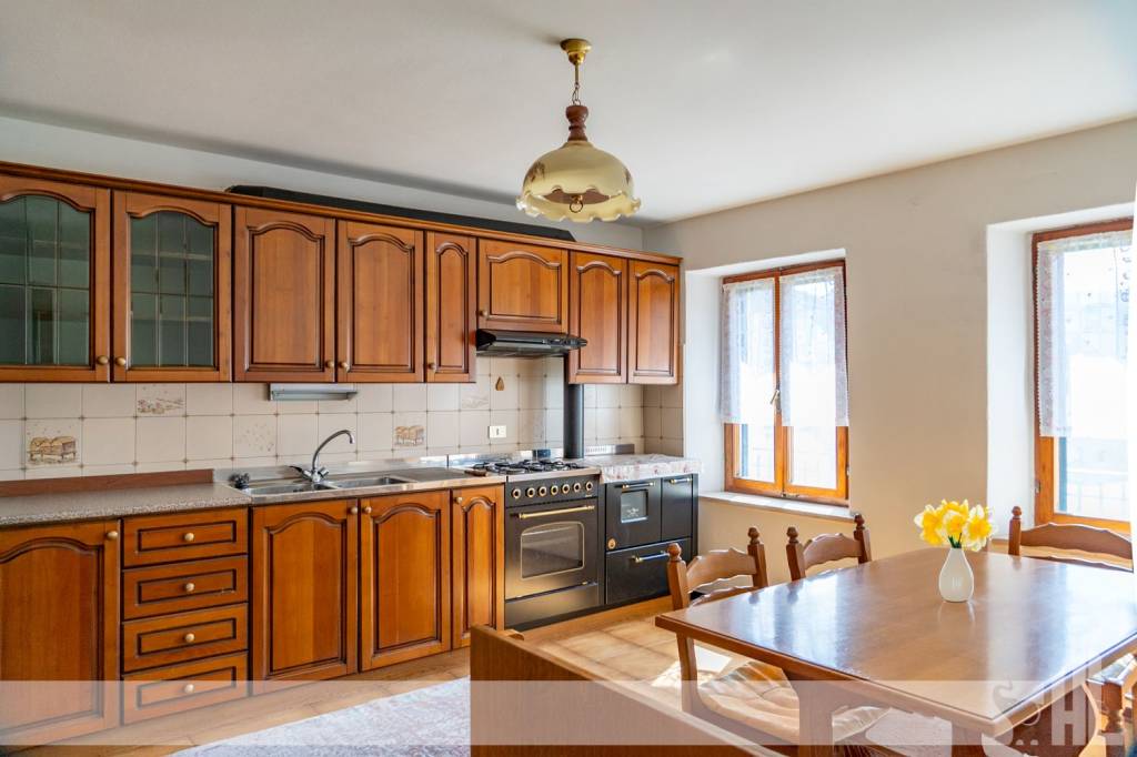 casa indipendente in vendita a Borgo Valbelluna in zona Villa di Villa