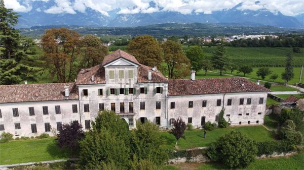 casa indipendente in vendita a Borgo Valbelluna in zona Casteldardo