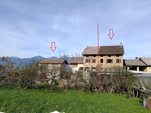 casa semindipendente in vendita a Borgo Valbelluna in zona Zottier.