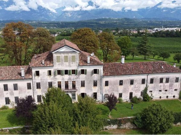 casa indipendente in vendita a Borgo Valbelluna in zona Casteldardo