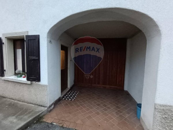 casa indipendente in vendita a Borgo Valbelluna in zona Lentiai
