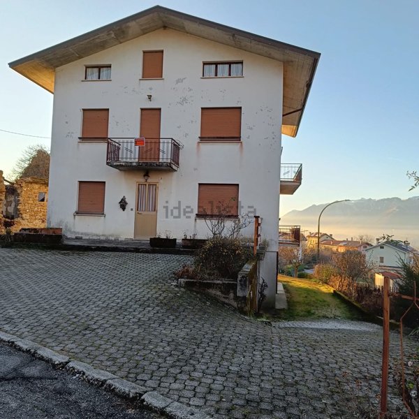 casa indipendente in vendita a Borgo Valbelluna in zona Carve
