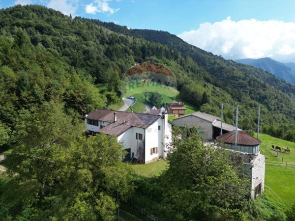 casa indipendente in vendita a Borgo Valbelluna in zona Stabie