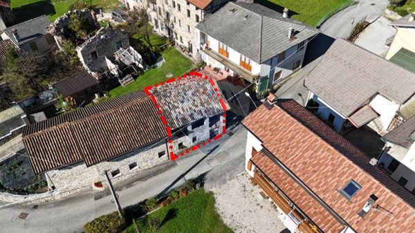 casa indipendente in vendita a Borgo Valbelluna in zona Villa di Villa