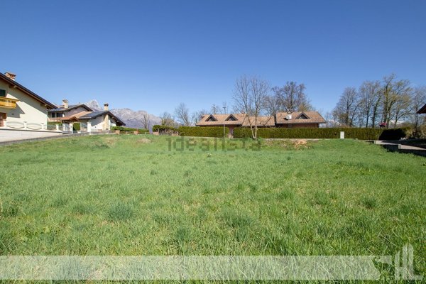 terreno edificabile in vendita a Borgo Valbelluna in zona Mel