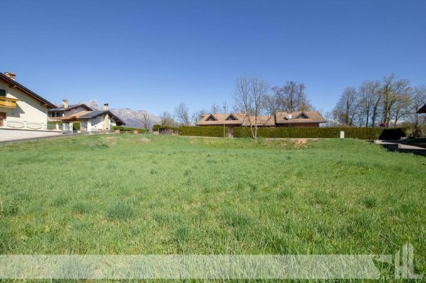 terreno edificabile in vendita a Borgo Valbelluna in zona Mel