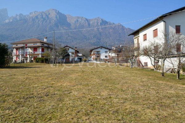 terreno edificabile in vendita a Borgo Valbelluna in zona Lentiai