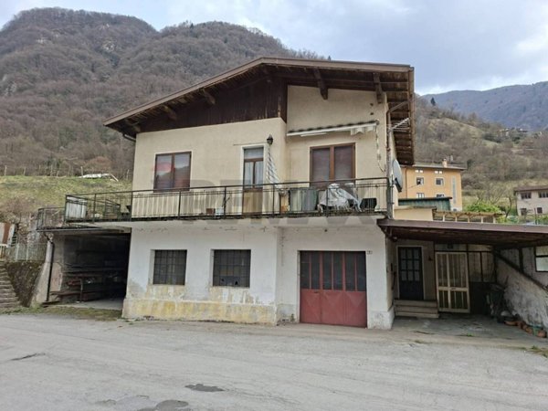 casa indipendente in vendita a Borgo Valbelluna in zona Marziai