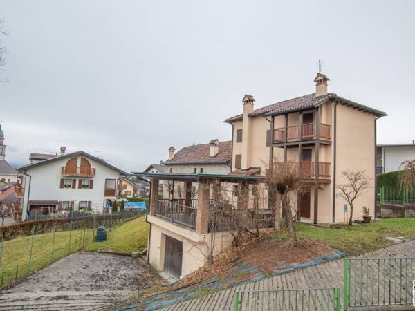 casa indipendente in vendita a Borgo Valbelluna in zona Trichiana