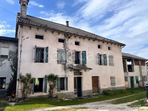 casa indipendente in vendita a Borgo Valbelluna in zona Corte